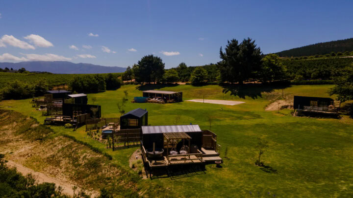 Klein Paradys: aerial view of units with decks spread across the grass, Old Mac Daddy, Elgin Valley
