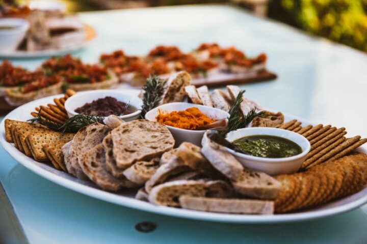 Platter of breads, crackers and dips, Old Mac Daddy, Elgin Valley
