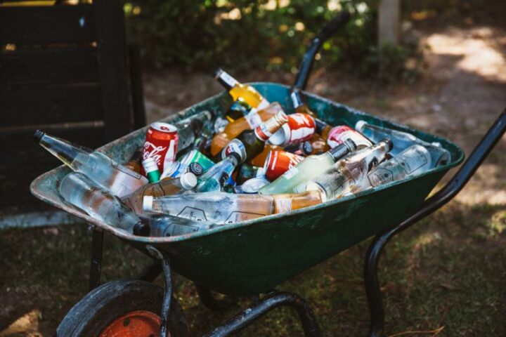A wheelbarrow filled with ice and bottled drinks, Old Mac Daddy, Elgin Valley